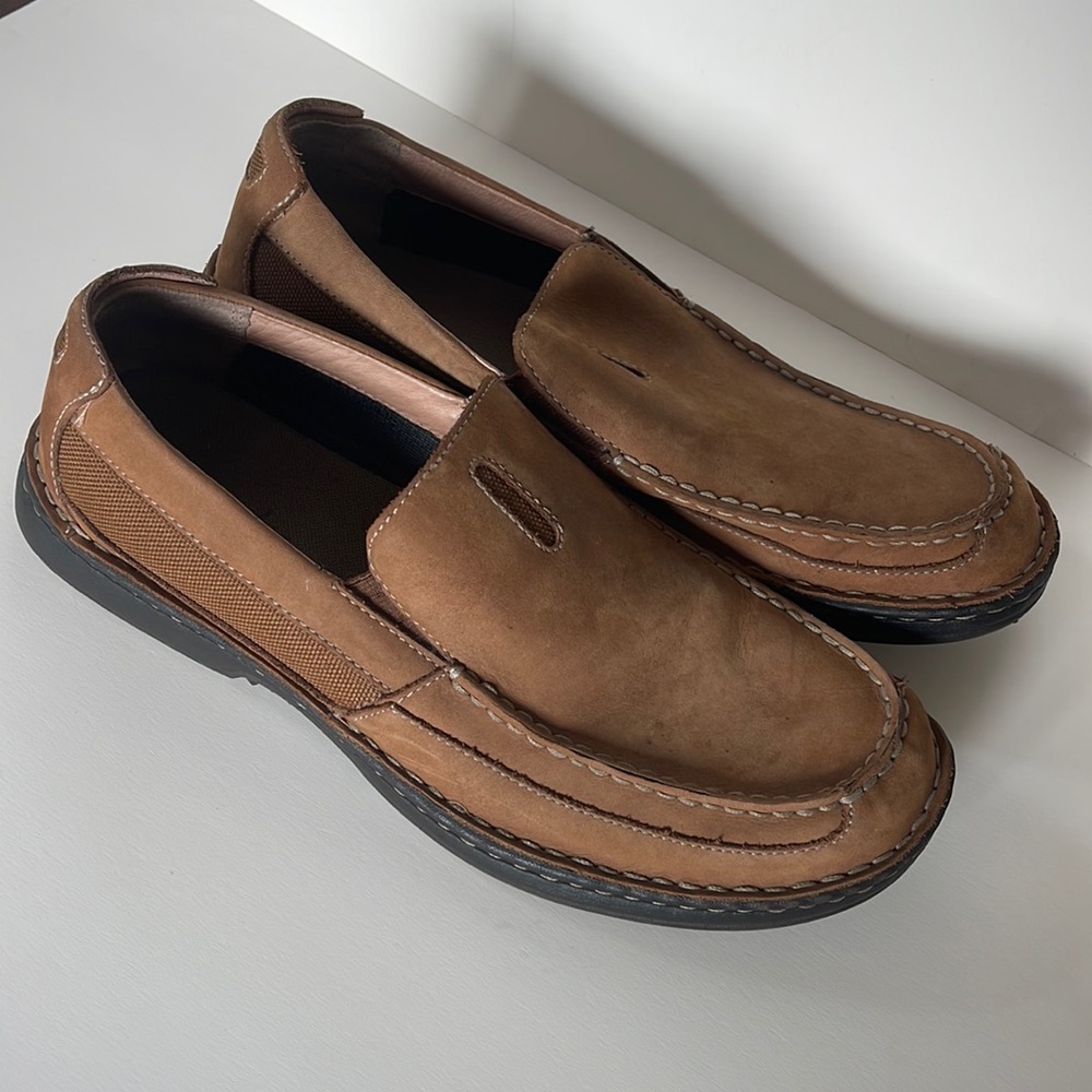 Clarks khaki tan brown slip on dress shoes xrt 79148 casual leather 10.5 10 1/2